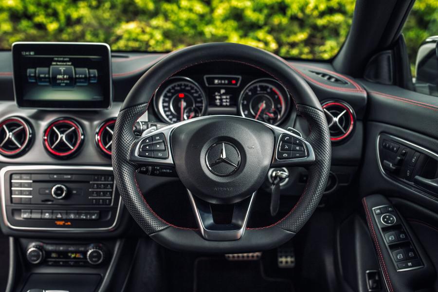  Mercedes-AMG CLA45 Shooting Brake 2015 года  (UK) (фото 27 из 30)